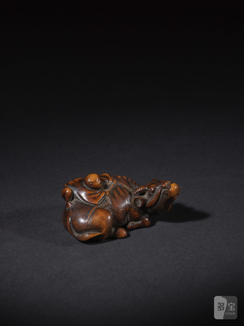 木彫根付 臥牛 銘「友忠」 19世紀前期 | NETSUKE EN BOIS REPRÉSENTANT UN BŒUF COUCHÉ - 图9